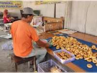 Kue Harga Seribuan di Padangan Ini Beromzet Puluhan Juta, Tembus Pasar Luar Daerah
