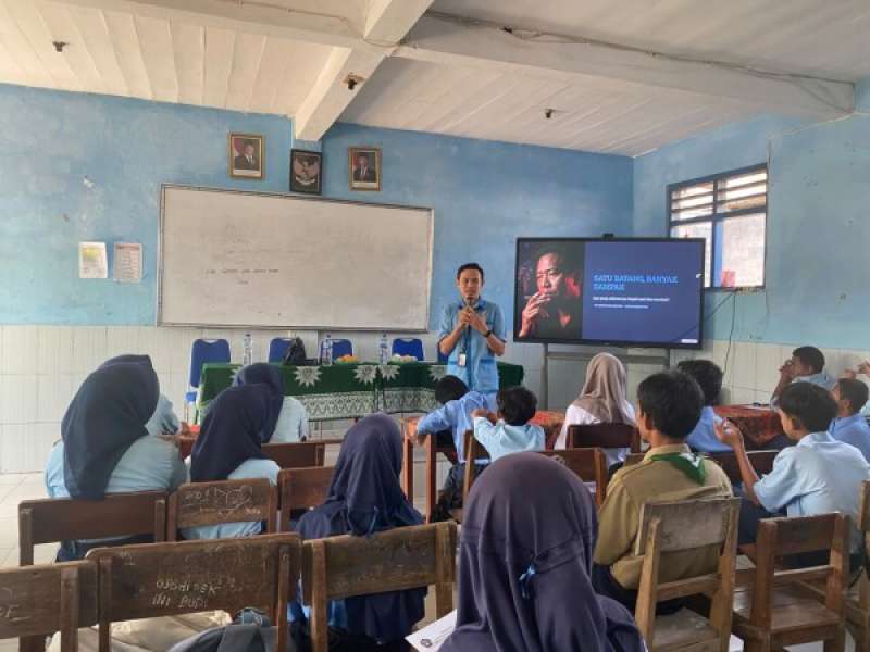 Edukasi Bahaya Merokok di SMP Muhammadiyah 06 Sugihwaras, Perkuat Penerapan KTR di Bojonegoro