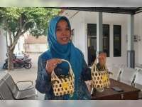 Tembus Pasar Estetik, Perajin Anyaman Desa Gapluk Purwosari Kreasikan Keranjang Mini Telur Gayatri