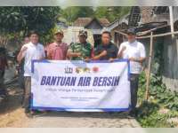 Peringati HUT ke-28, IJTI Bojonegoro Bersama TNI dan BPBD Salurkan Air Bersih di Tlogohaji Sumberrejo