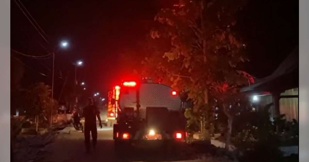 Diduga Akibat Bediang, Dapur dan Kandang Sapi Milik Warga Malo, Bojonegoro Terbakar