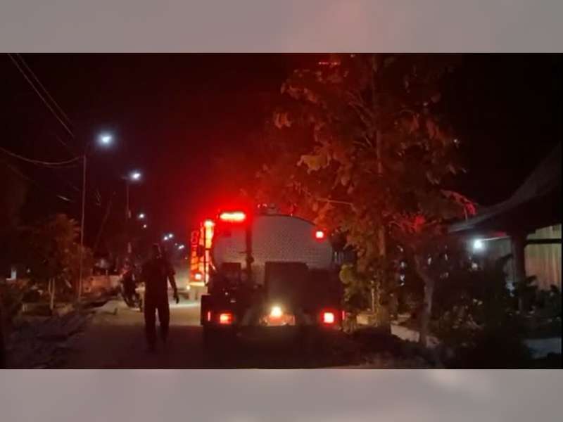 Diduga Akibat Bediang, Dapur dan Kandang Sapi Milik Warga Malo, Bojonegoro Terbakar
