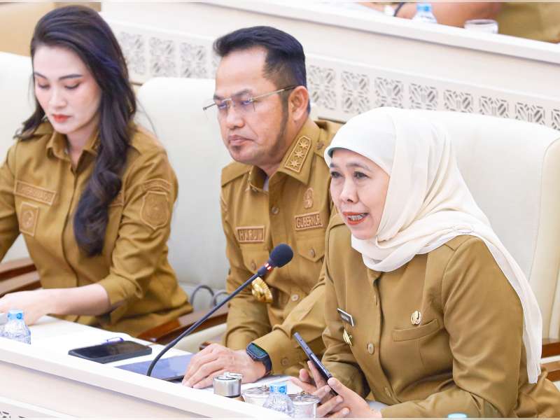 Raker Bersama Komisi II DPR RI, Gubernur Khofifah Minta Keseimbangan LP2B dan Investasi Industri Manufaktur Jatim