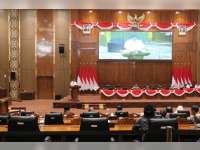 Sampaikan Nota Penjelasan 5 Raperda di DPRD, Bupati Setyo Wahono Minta RPIK Dorong Transformasi Ekonomi Non-Migas
