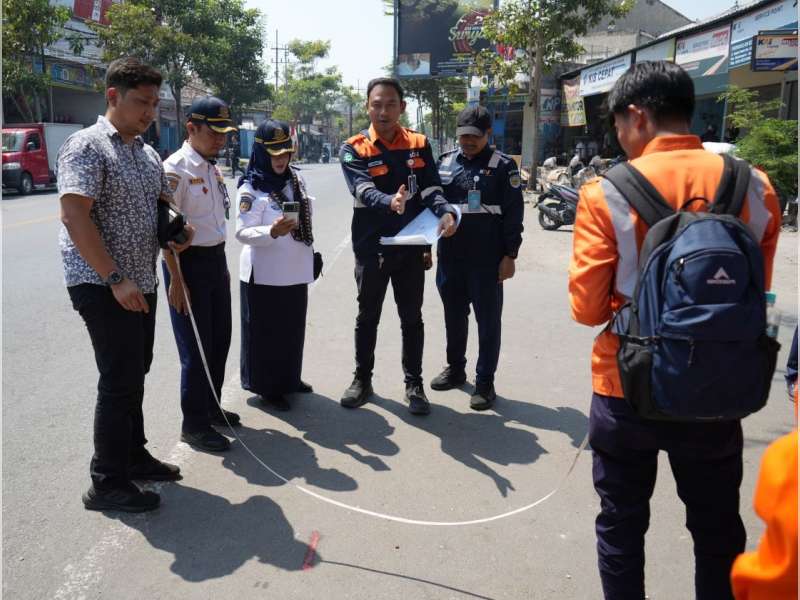 KAI Daop 8 Surabaya Lakukan Penataan Area Depan Stasiun Bojonegoro untuk Kenyamanan Pelanggan