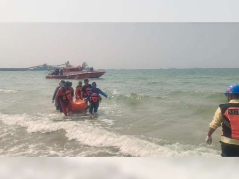 Kapal Kargo Khatulistiwa 8 Tenggelam Usai Bertabrakan dengan Tongkang di Perairan Tuban, 1 Orang Meninggal