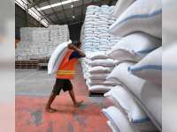 Bulog Jatim Serap 978 Ribu Ton Beras, Lampaui Target hingga 110,68 Persen