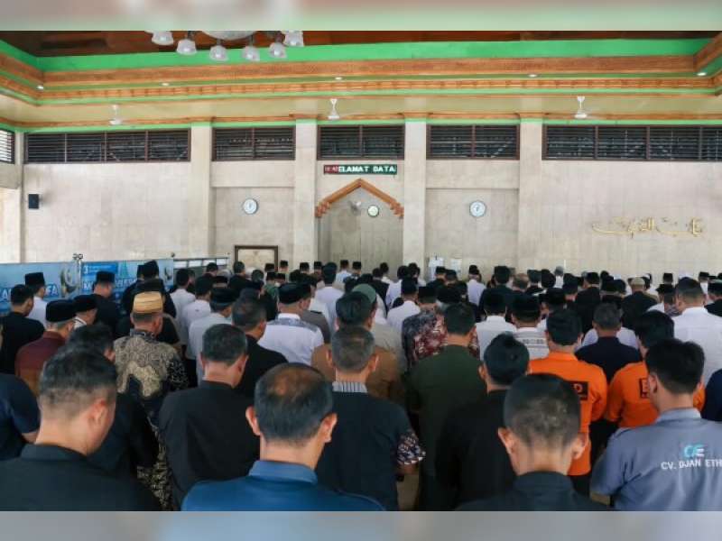 Ketuk Pintu Langit Mohon Turun Hujan, Pemkab dan Umat Islam Bojonegoro Gelar Salat Istisqa