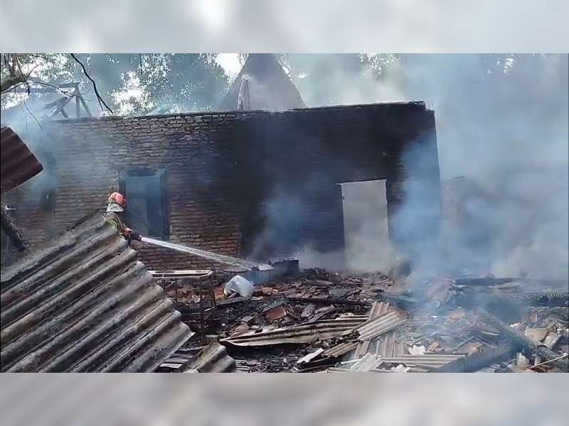 Rumah Warga Kapas, Bojonegoro Terbakar, Kerugian Capai Rp 100 Juta