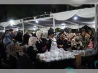 Ribuan Warga Padati Car Free Night di Alun-Alun, Kulineran Gratisa Sambil Nonton Sandur