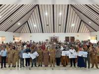 Pemkab Bojonegoro Salurkan CSR PT ADS untuk 161 Pedagang Pasar Kota Lama
