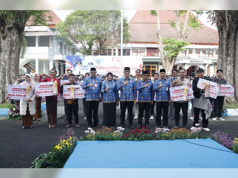 Upacara Hari Sumpah Pemuda ke-98 di Bojonegoro Bertabur Penghargaan Prestasi Pemuda