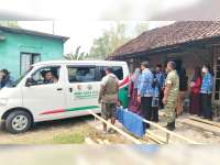 Setelah Lima Tahun Terpasung, Warga Teleng Sumberrejo Dievakuasi ke Pondok Rehab Jiwa Gus Jack