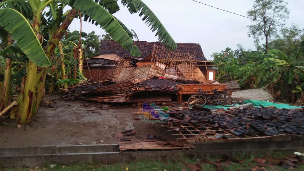 Kerugian Material Akibat Bencana Angin Kencang Di Bojonegoro, Ditaksir ...